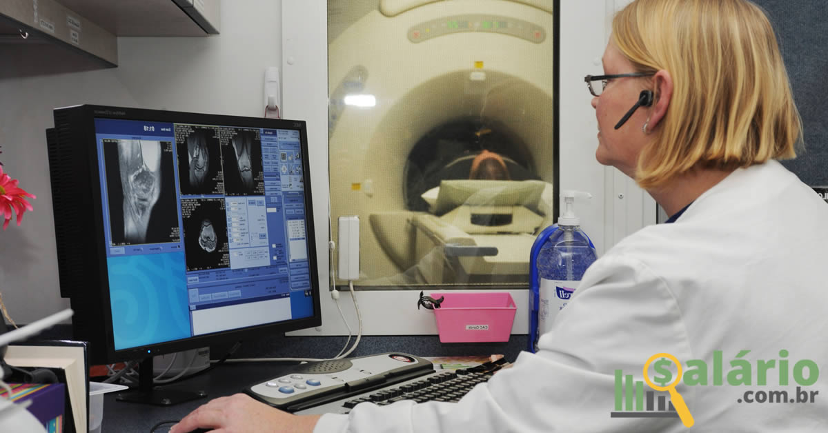 profissional da radiologia na ressonância magnética