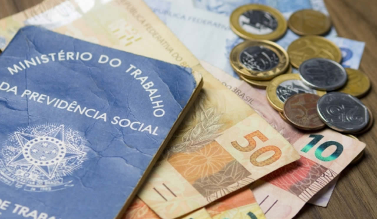 3 quartos dos trabalhadores ganham até dois salários no mercado trabalho doBrasil